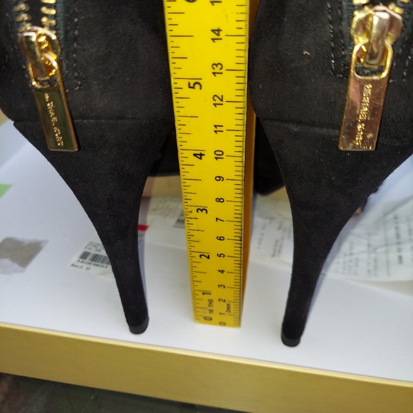 NIB MICHAEL Michael Kors Black sz 9.5 ELENA Cross Strap Platform Heels - Picture 4 of 11